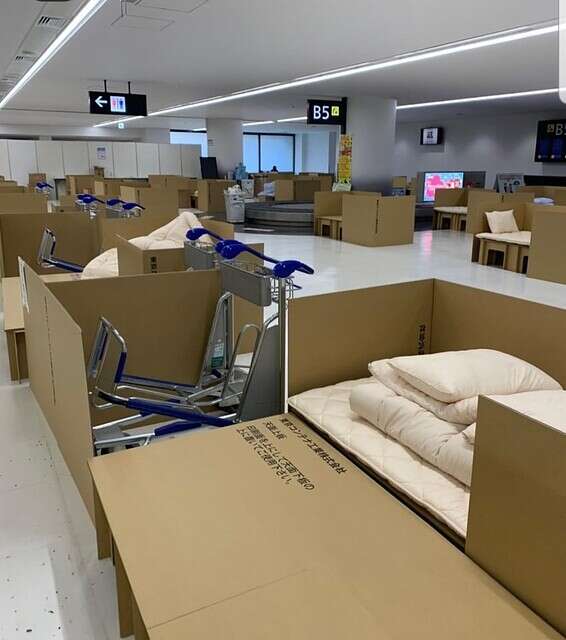 יש גם מקום לעגלת המזוודות // צילום: קאזוקי קוואיאמה